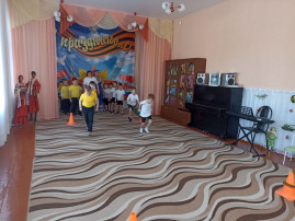 Казачата вперед Казачата вперед.