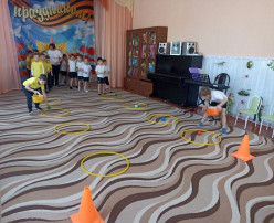 Казачата вперед Казачата вперед.