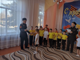 Казачата вперед Казачата вперед.